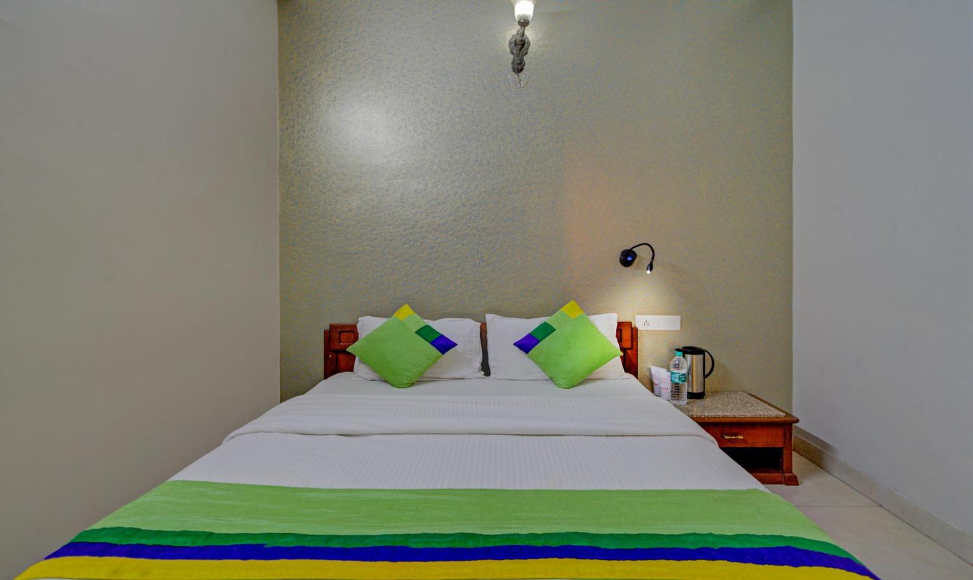 Treebo Bliss Hotel Jaipur Buitenkant foto