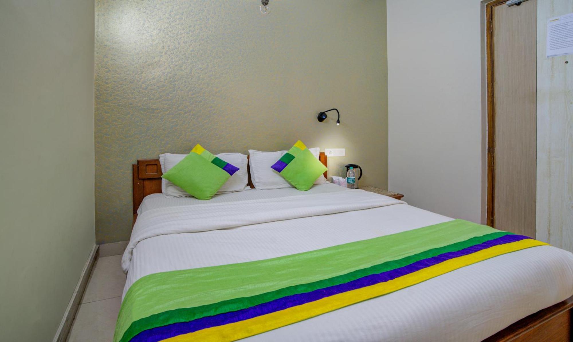 Treebo Bliss Hotel Jaipur Buitenkant foto