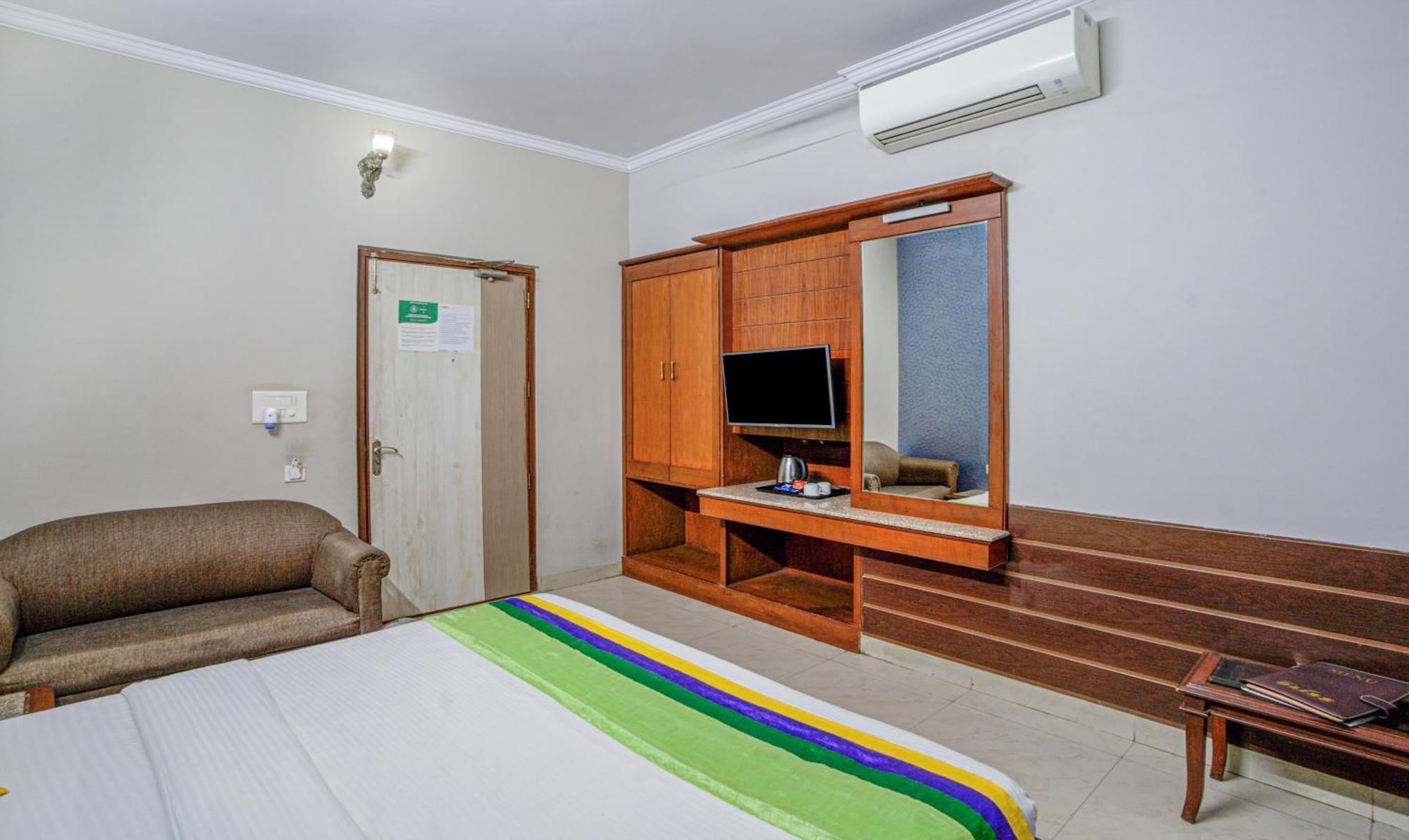 Treebo Bliss Hotel Jaipur Buitenkant foto