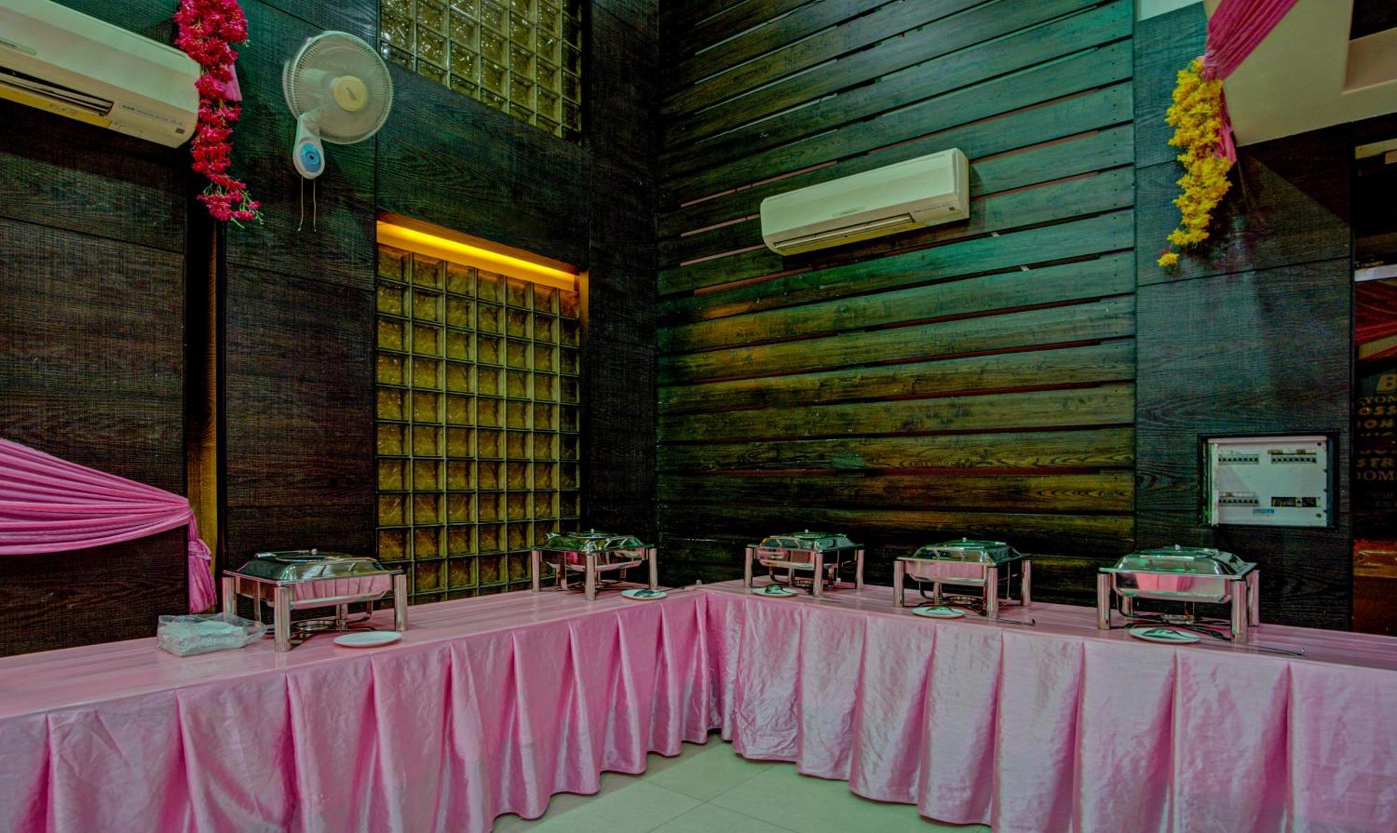 Treebo Bliss Hotel Jaipur Buitenkant foto