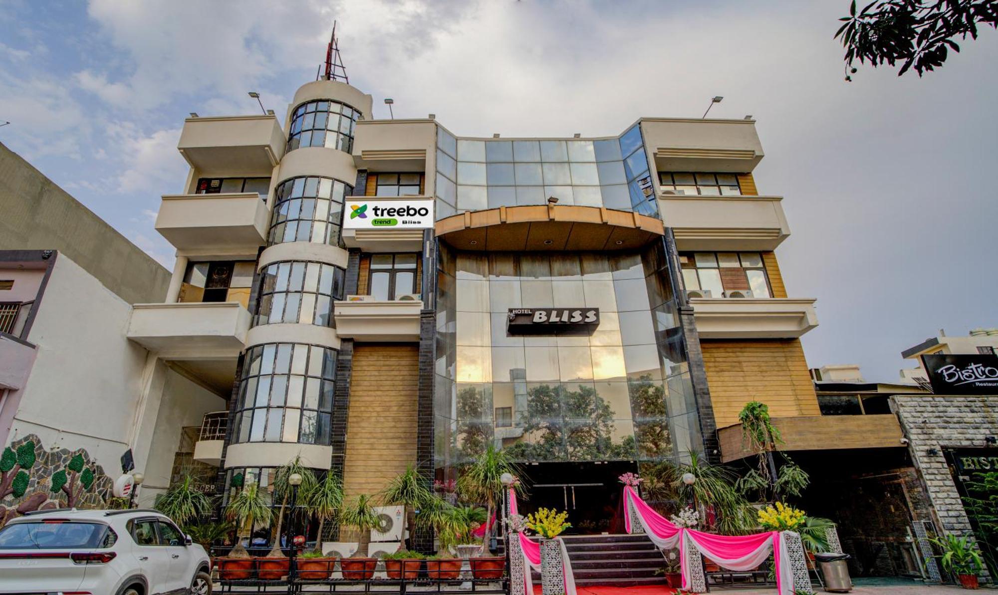 Treebo Bliss Hotel Jaipur Buitenkant foto
